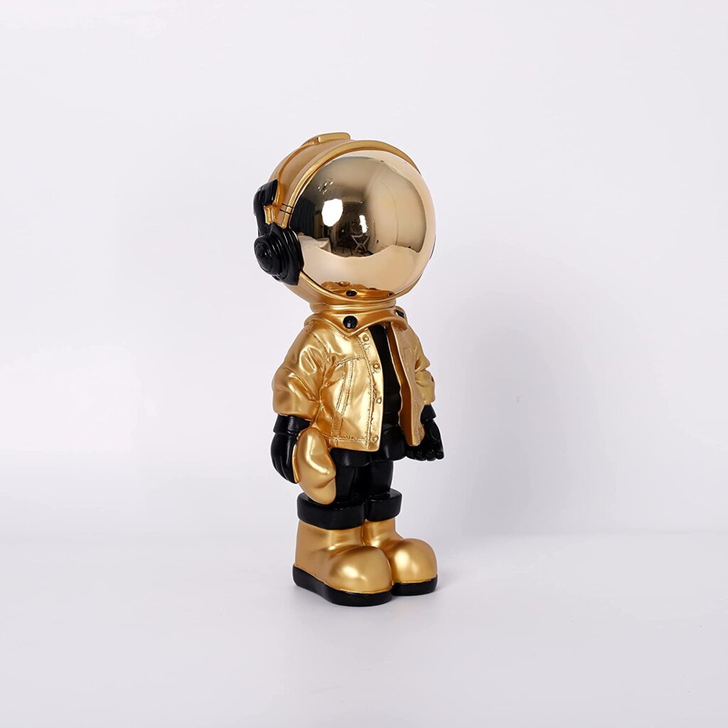 Creative Astronaut Statue – Housewifery